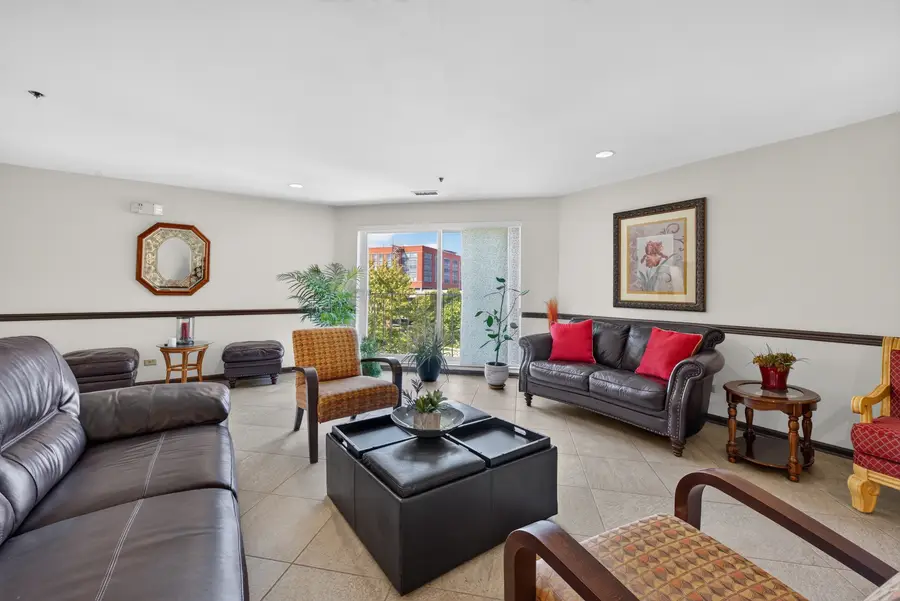 815 Leicester Road #320A, Elk Grove Village, IL 60007 - #3