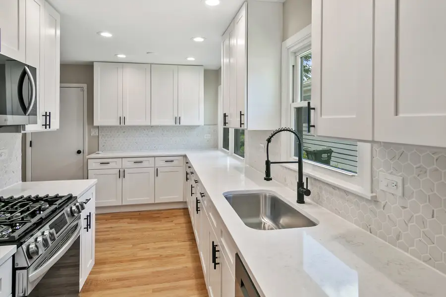 145 Walton Street, Barrington, IL 60010 - #3