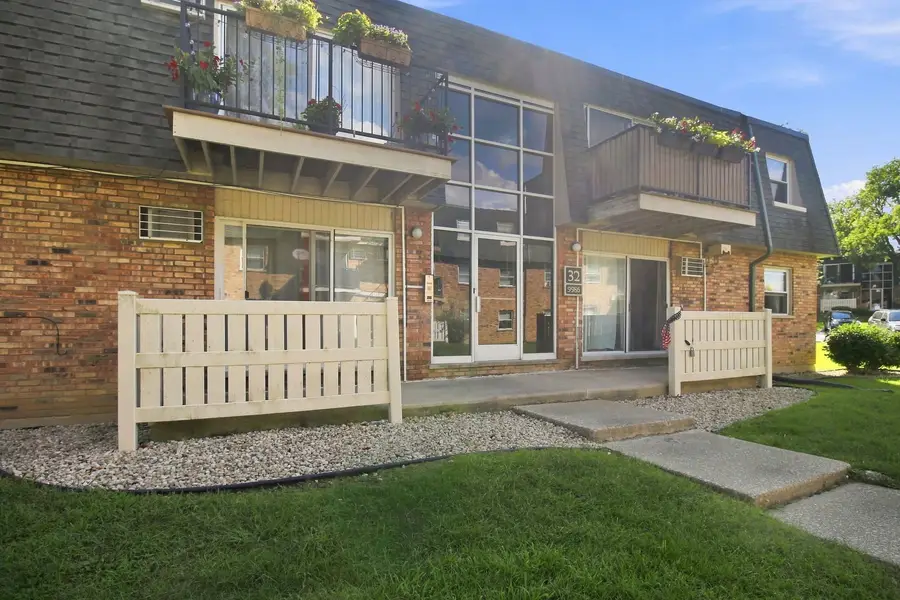 9986 S 84th Terrace #103, Palos Hills, IL 60465 - #2