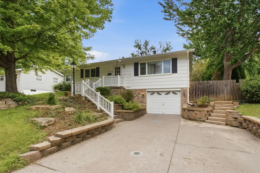 1106 Summit Hills Drive, Bettendorf, IA 52722 - #3