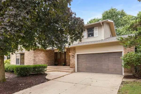 8 Keystone Court, Bolingbrook, IL 60440
