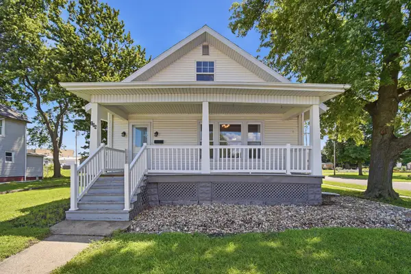 198 W First Street, El Paso, IL 61738