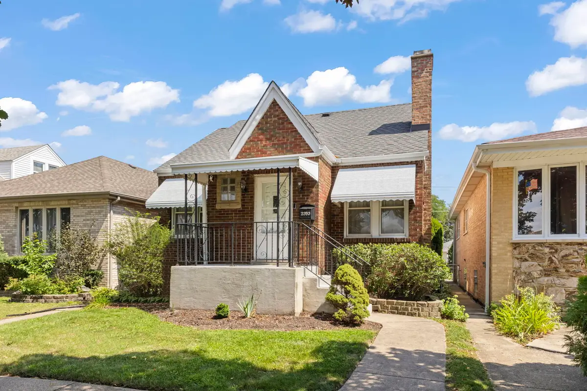 2353 Hainsworth Avenue, North Riverside, IL 60546 - #1
