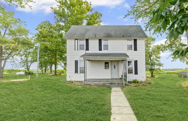 728 N 2800 Street, Farina, IL 62838