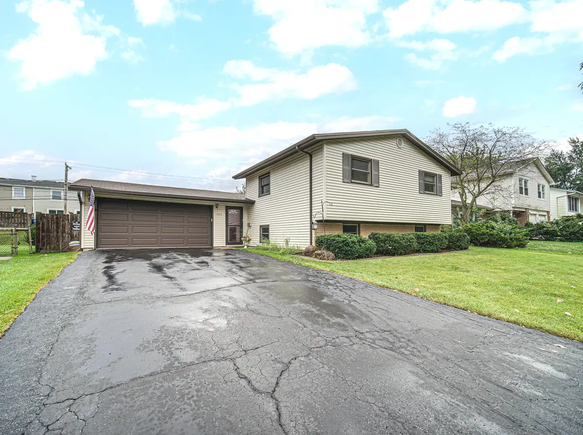 7515 Northway Drive, Hanover Park, IL 60133 - #1