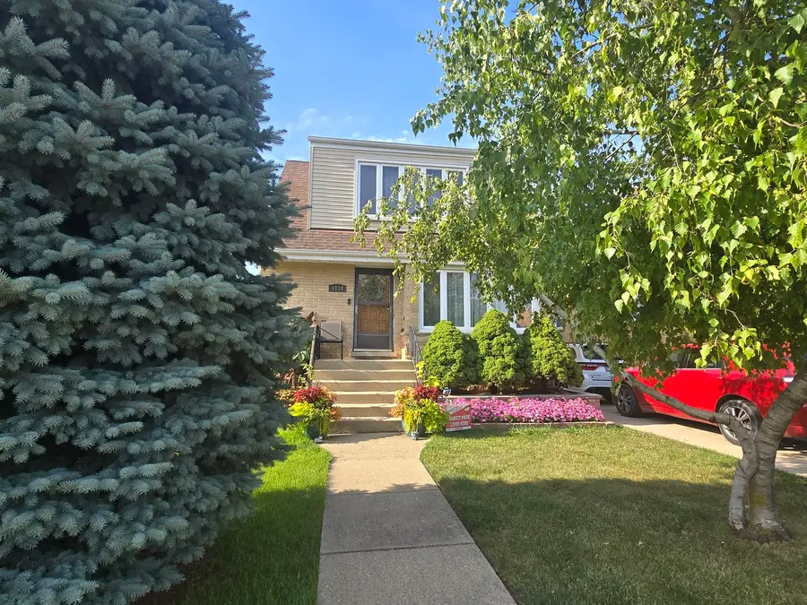 6134 W Leland Avenue, Chicago, IL 60630 - #2