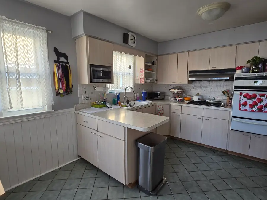 6134 W Leland Avenue, Chicago, IL 60630 - #3
