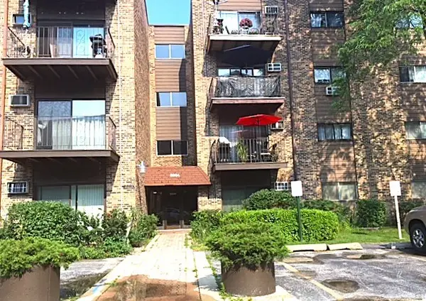 8894 Knight Avenue #213, Des Plaines, IL 60016