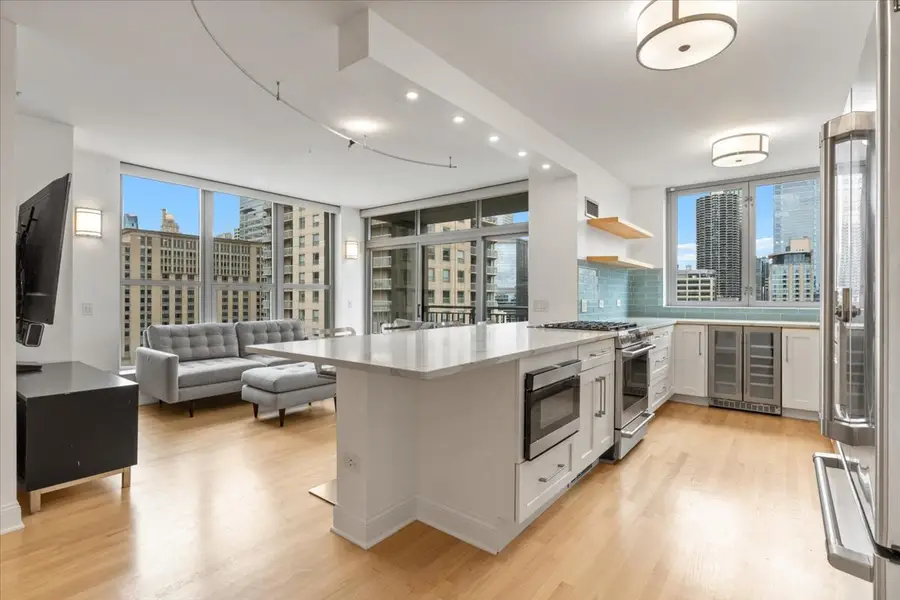 600 N Dearborn Street #1912, Chicago, IL 60654 - #3
