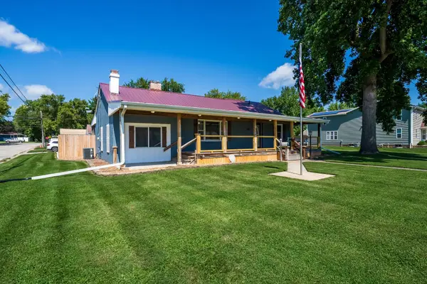 558 10th Street, Lincoln, IL 62656