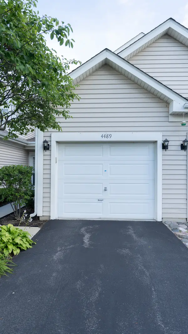 4489 W Brownstone Way #4489, Waukegan, IL 60085