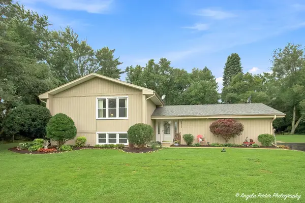 2211 Lamb Road, Woodstock, IL 60098