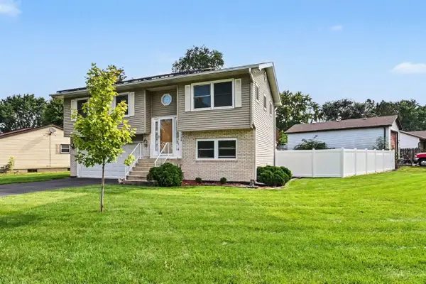 136 Augusta Road, Oswego, IL 60543