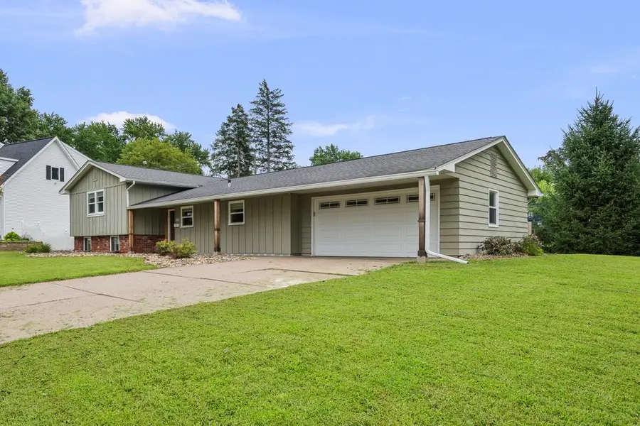 2603 Harmony Drive, Bettendorf, IA 52722 - #2