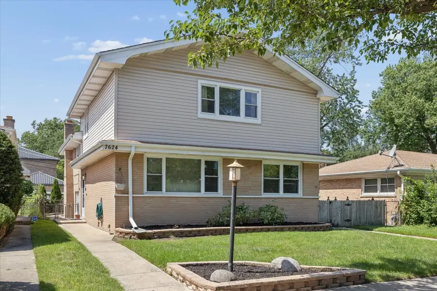 7624 Kilbourn Avenue, Skokie, IL 60076 - #2