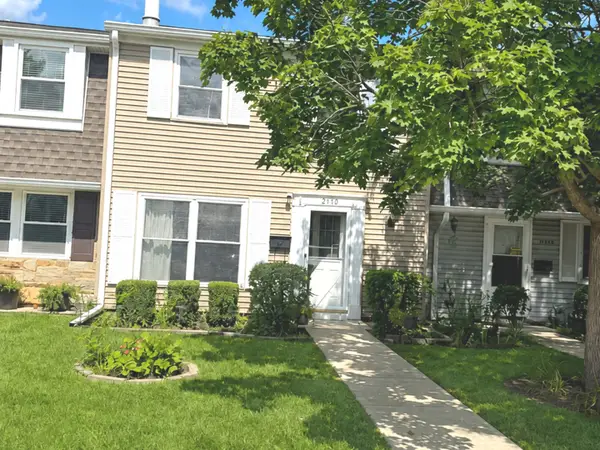 2110 Stanley Court, Schaumburg, IL 60194