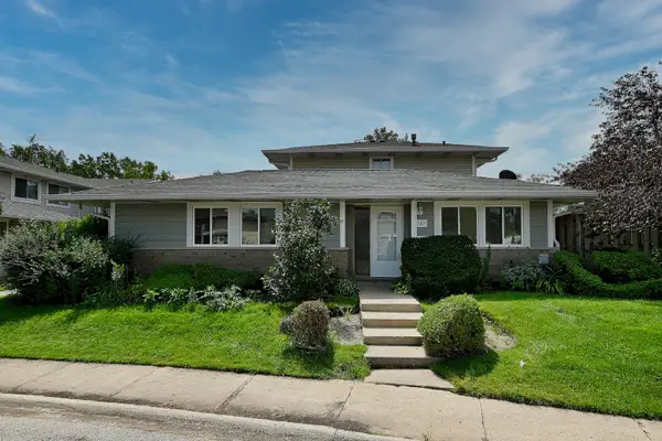 1409 Fremont Drive, Hanover Park, IL 60133