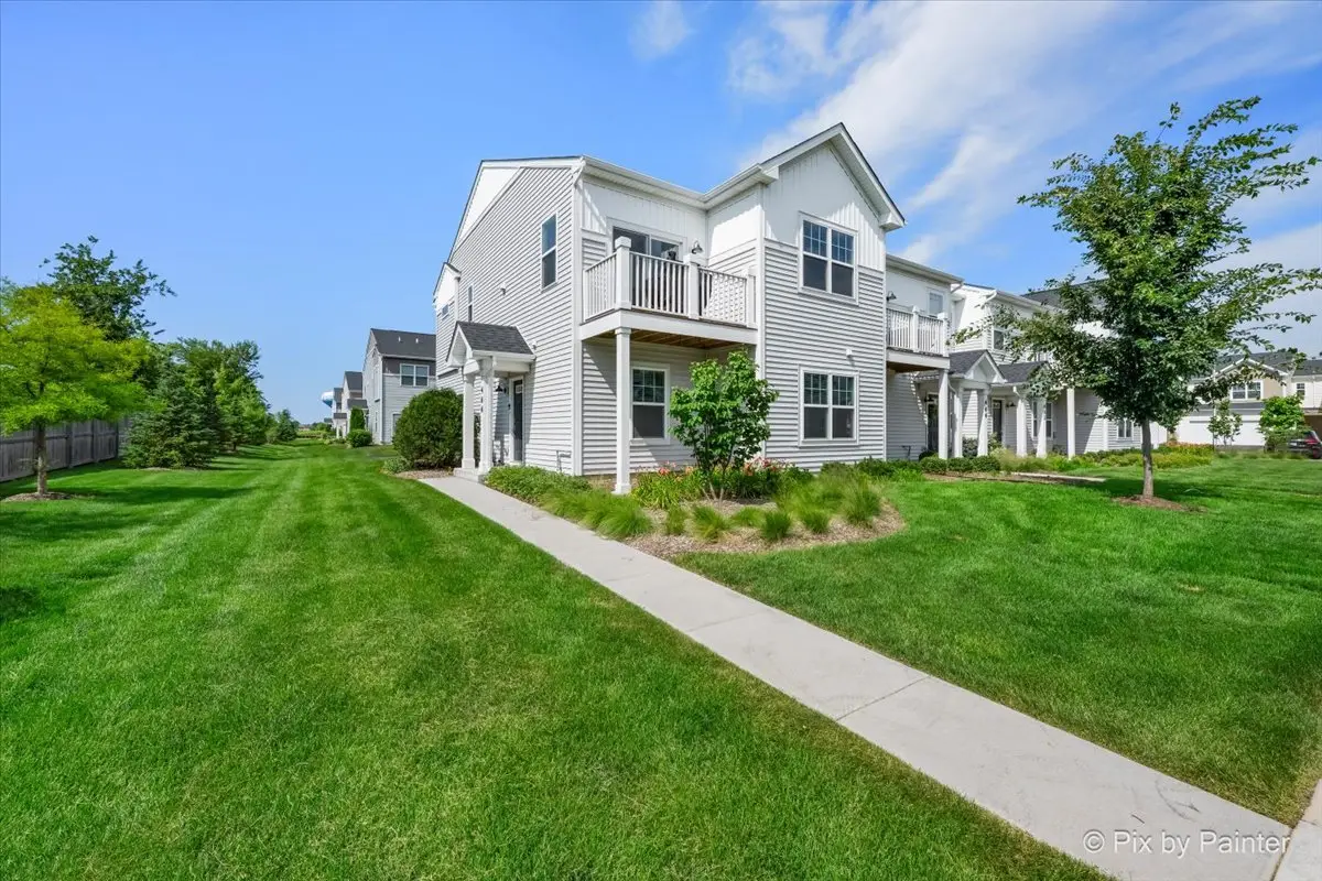 466 Comstock Road, South Elgin, IL 60177 - #1