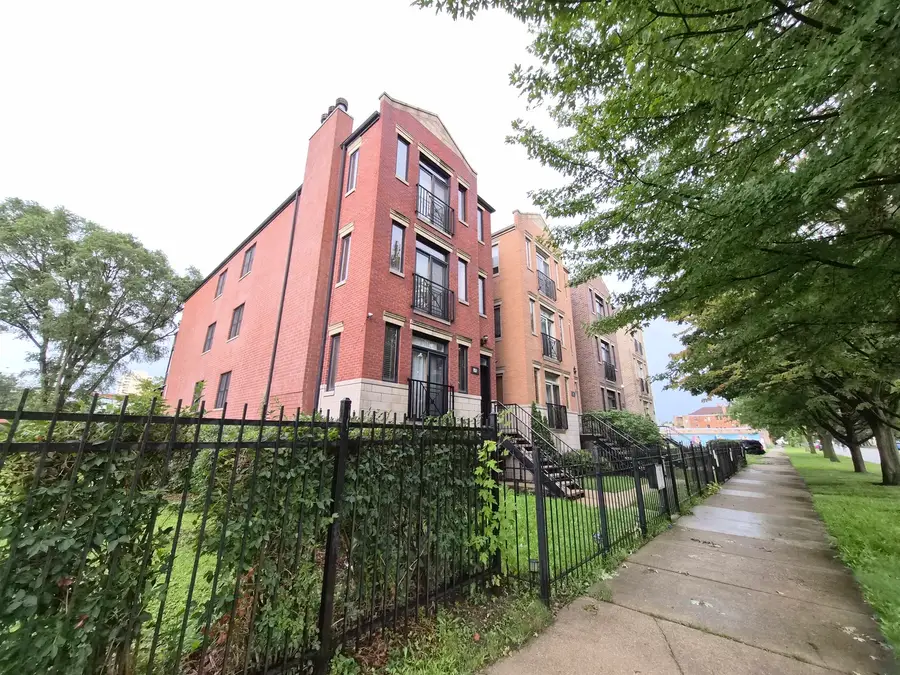 3745 S Michigan Avenue #2, Chicago, IL 60653 - #2