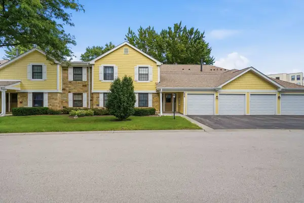 496 Thornhill Lane #C1, Wheeling, IL 60090