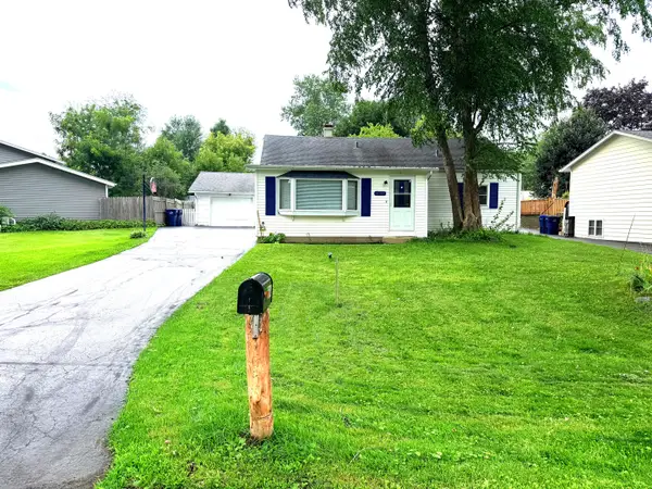 18148 W Valley Drive, Grayslake, IL 60030