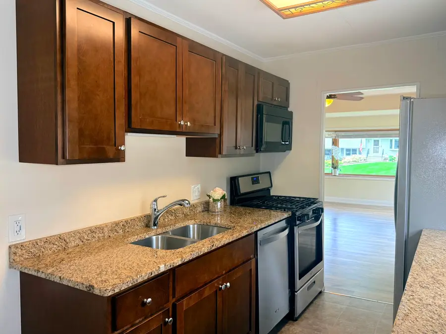 18148 W Valley Drive, Grayslake, IL 60030 - #2