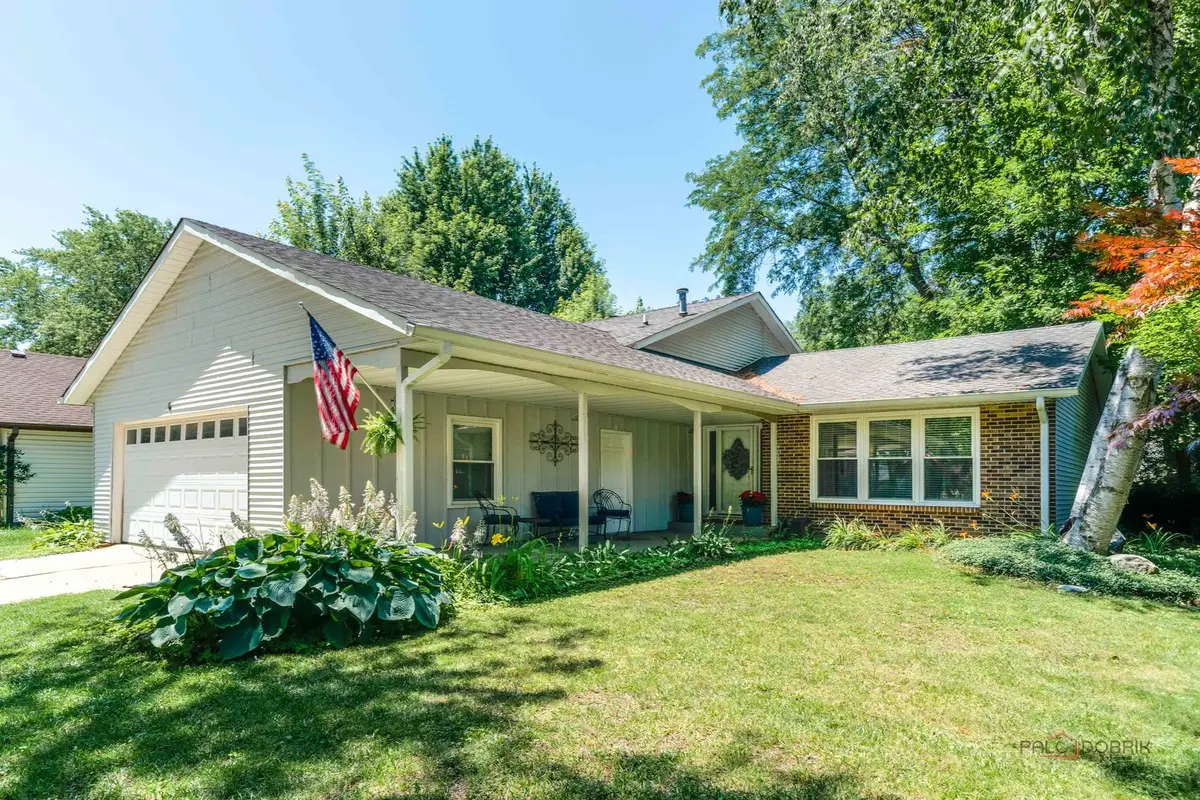 6 S Deerpath Drive, Vernon Hills, IL 60061 - #1