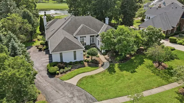4202 Royal Fox Drive, St. Charles, IL 60174