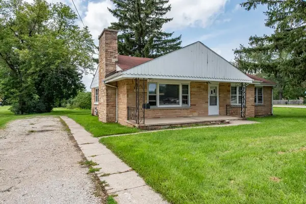 618 N Oplaine Road, Gurnee, IL 60031