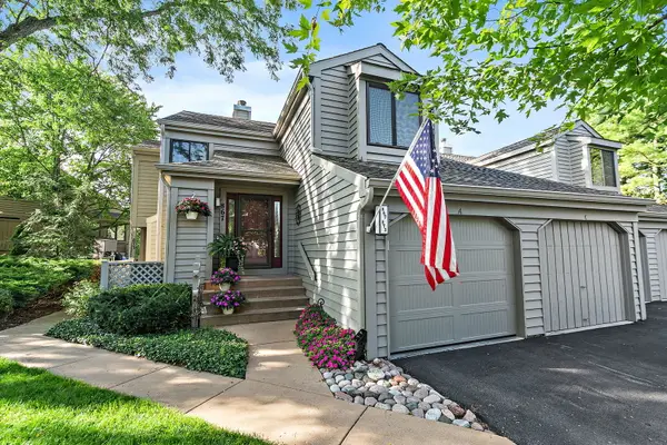 867 Longmeadow Court #1049, Lake Barrington, IL 60010