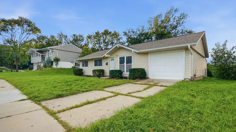 706 Halstead Avenue, Romeoville, IL 60446 - #2