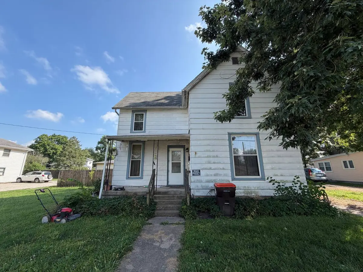 202 E Allen Street, Farmer City, IL 61842 - #1