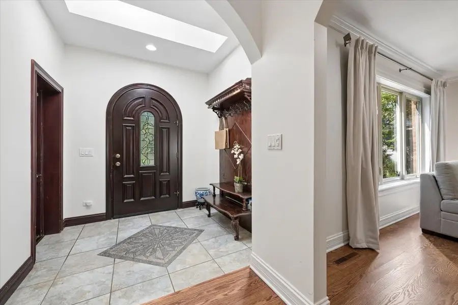 226 Sunset Drive, Wilmette, IL 60091 - #2