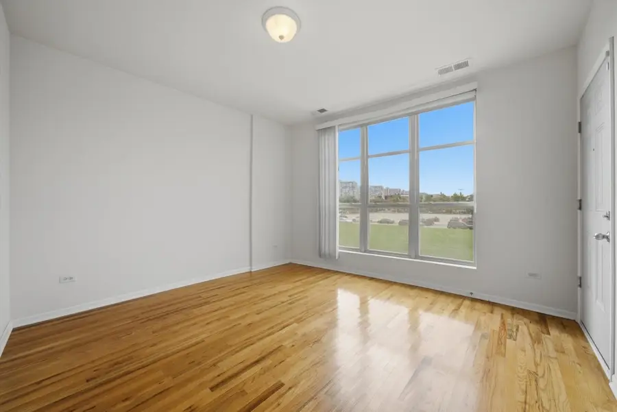 318 E 25th Place #2E, Chicago, IL 60616 - #2
