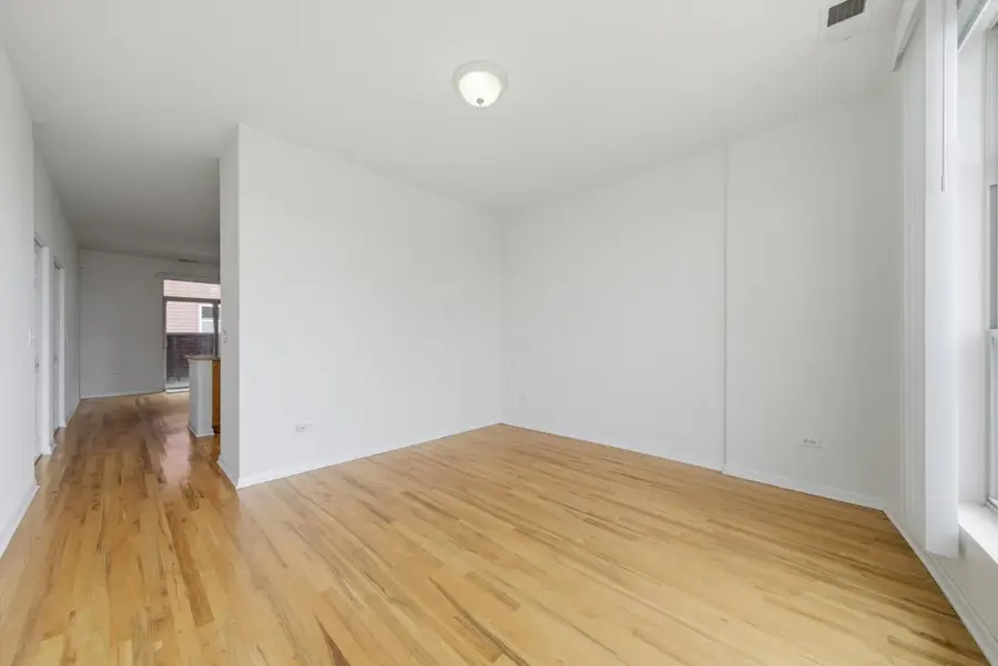 318 E 25th Place #2E, Chicago, IL 60616 - #3