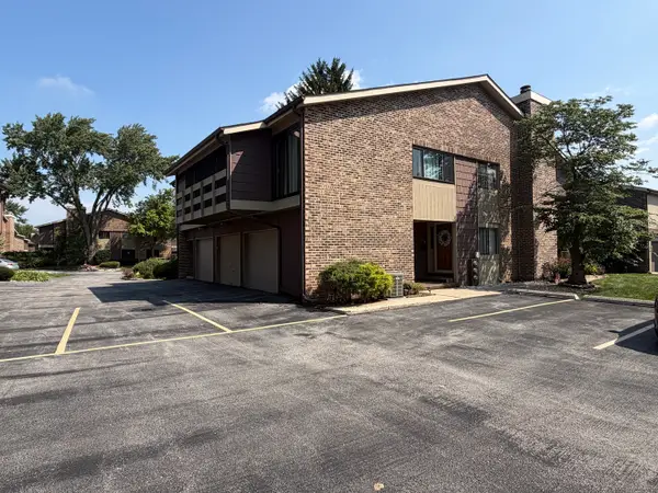 1 W Stonebridge Court #1C, Palos Hills, IL 60465