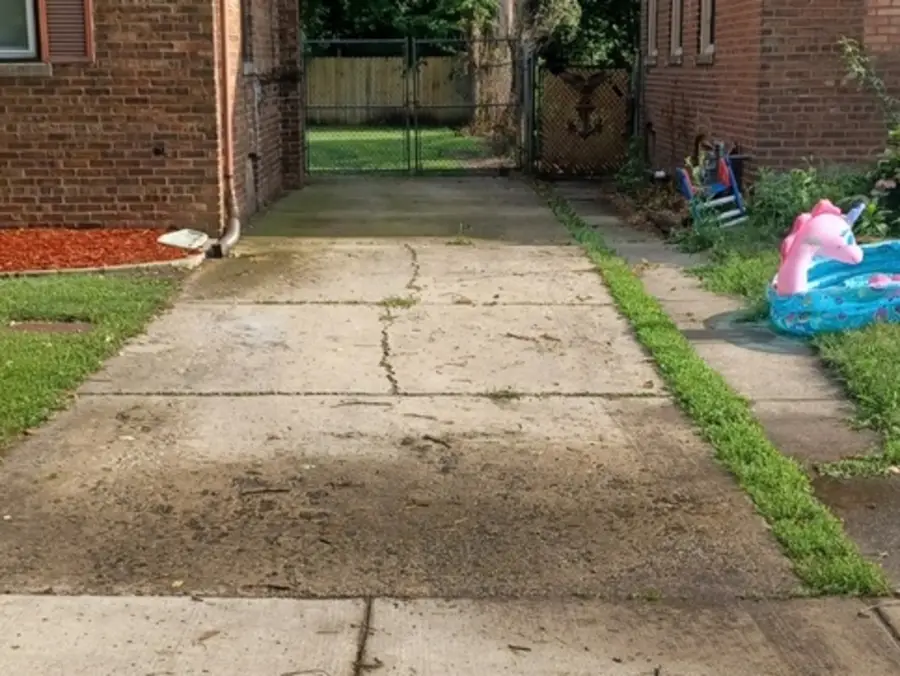 233 E 143rd Street, Dolton, IL 60419 - #2