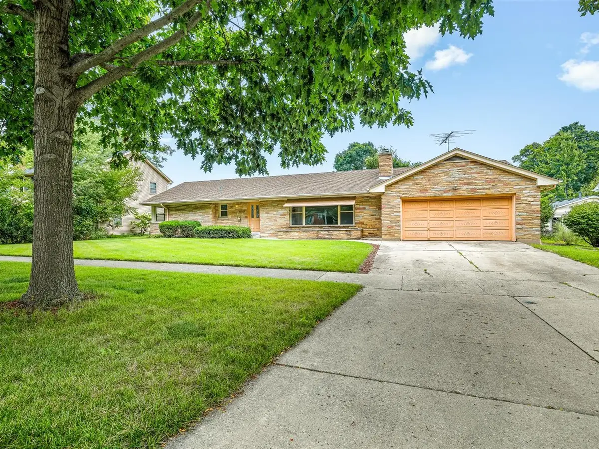 1324 S 3rd Street, Saint Charles, IL 60174 - #1