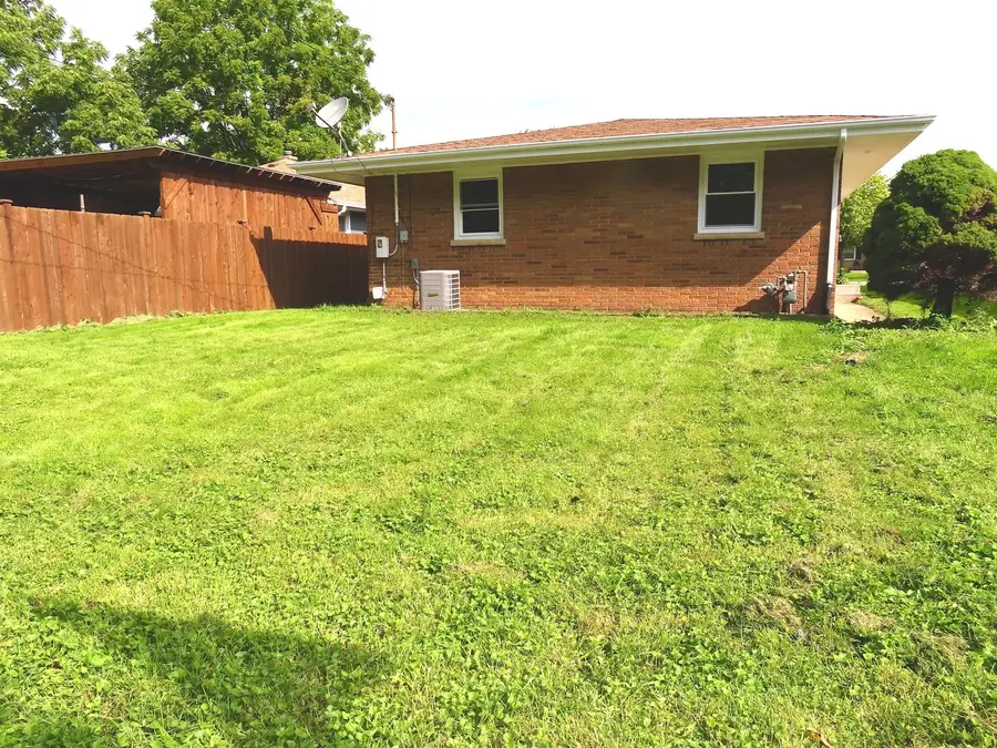555 Elsie Avenue, Crest Hill, IL 60403 - #2