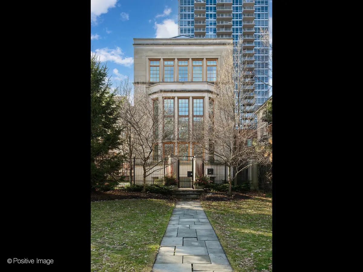 3026 N Lake Shore Drive, Chicago, IL 60657 - #1