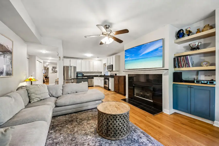 3011 W Gunnison Street #1W, Chicago, IL 60625 - #3