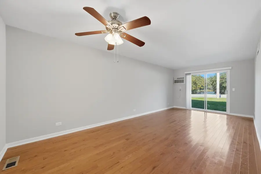 774 Terrace Court #R, Elgin, IL 60120 - #3