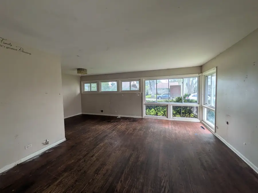 8422 Harding Avenue, Skokie, IL 60076 - #2