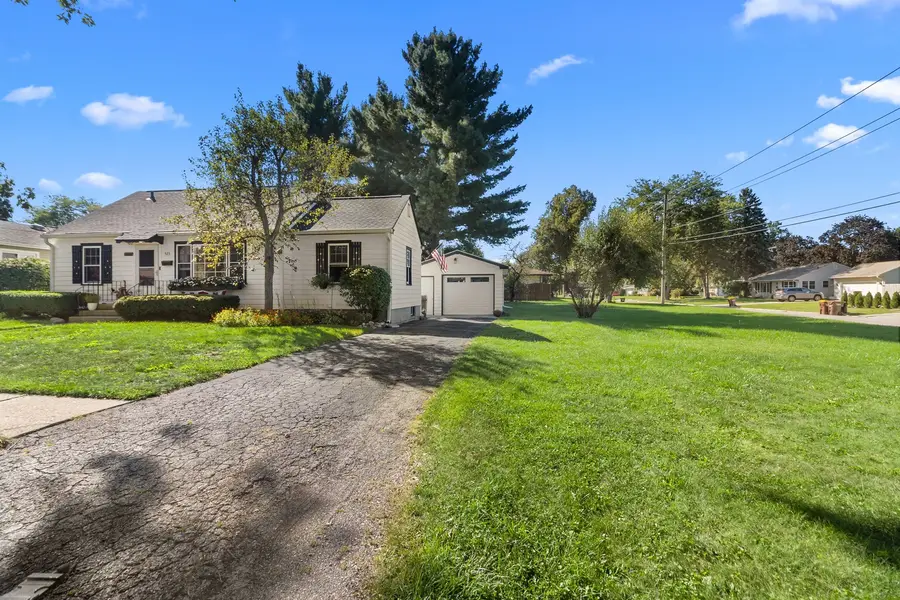 523 Highland Avenue, Woodstock, IL 60098 - #2
