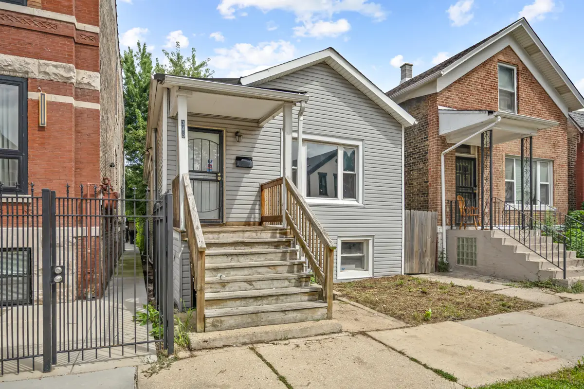 3450 W Walnut Street, Chicago, IL 60624 - #1