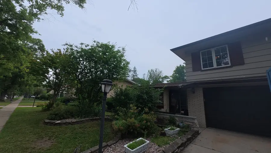 411 N Illinois Avenue, Glenwood, IL 60425 - #2