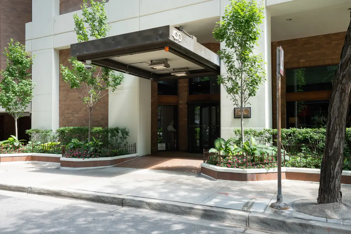 400 E Ohio Street #4202, Chicago, IL 60611 - #1