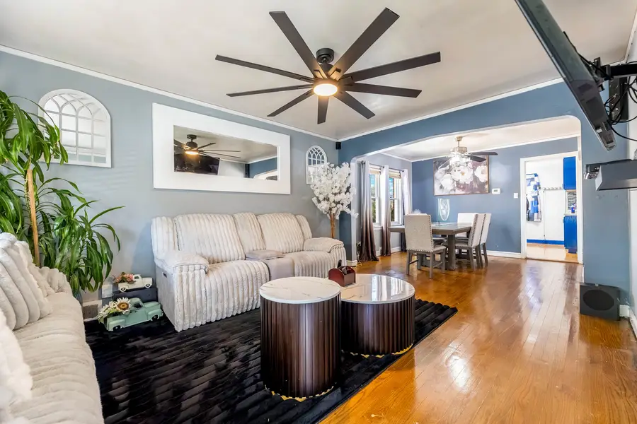 9543 S Mozart Street, Evergreen Park, IL 60805 - #2