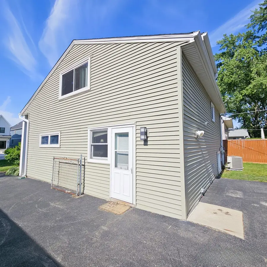 618 W Comstock Avenue, Elmhurst, IL 60126 - #3