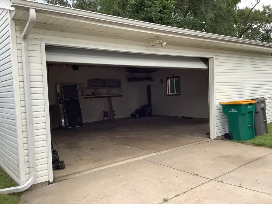 427 Kenyon Avenue, Romeoville, IL 60446 - #3
